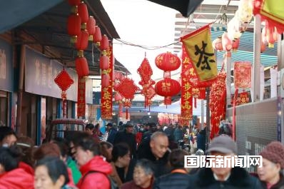 成都龙潭客家人赶场闹花灯：千年客家文化焕发新活力